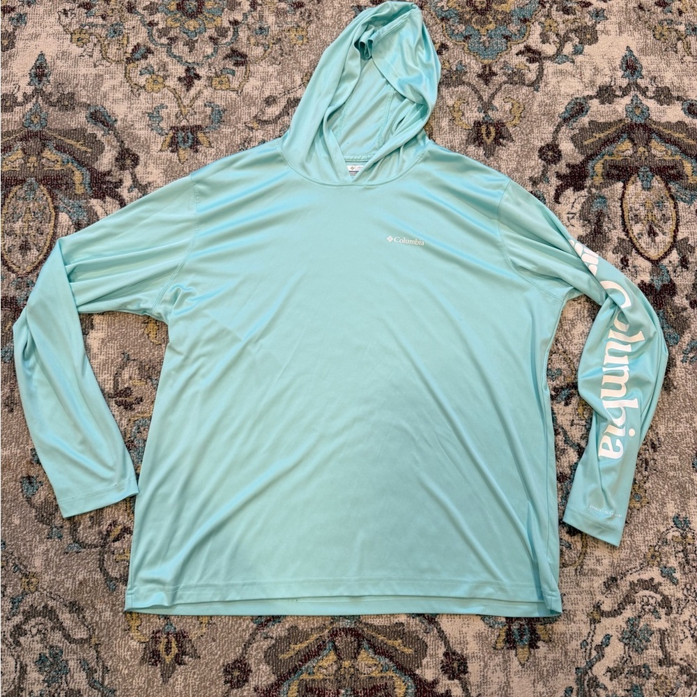 Lightweight Columbia Hooded Shirt